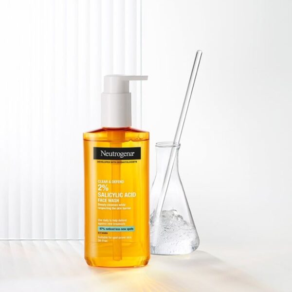 Neutrogena Clear & Defend Facial Wash -200ml
