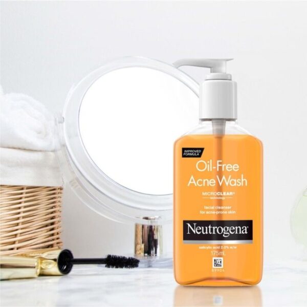 Neutrogena oil-free acne wash -175ml