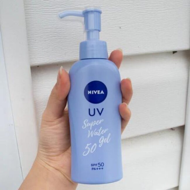 Nivea UV Super Water Gel Sunscreen SPF50 PA+++ 140gm (2) Nivea UV Super Water Gel Sunscreen SPF50 PA+++ 140gm