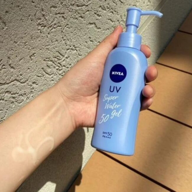 Nivea UV Super Water Gel Sunscreen SPF50 PA+++ 140gm (3) Nivea UV Super Water Gel Sunscreen SPF50 PA+++ 140gm