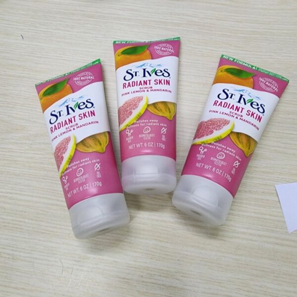 St.Ives Radiant Skin Pink lemon and Mandarin orange scrub -150ml